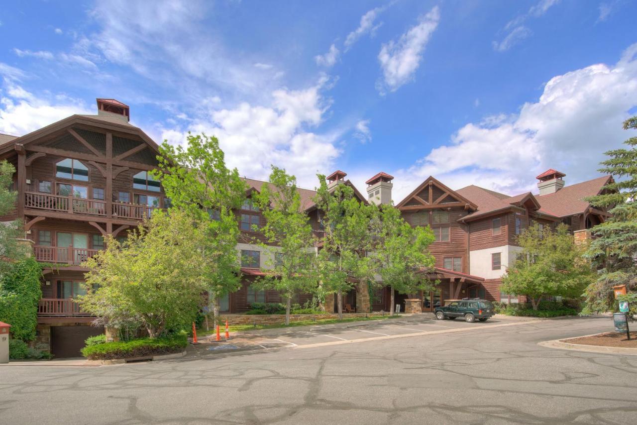 Lodge At Brookside Avon Exterior photo